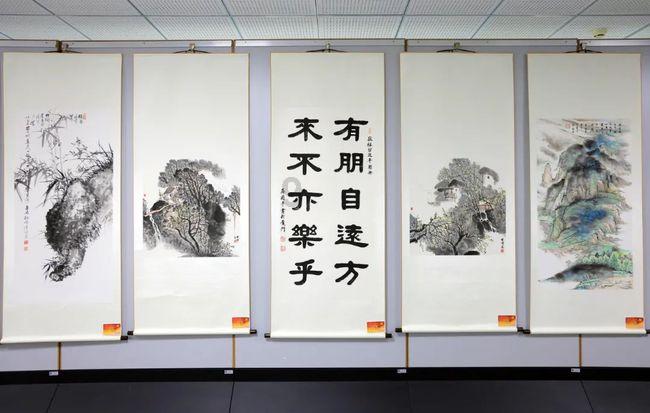 铁路上为什么会有那么多的石子?游戏画面